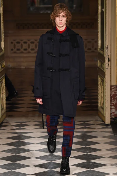 Look 19